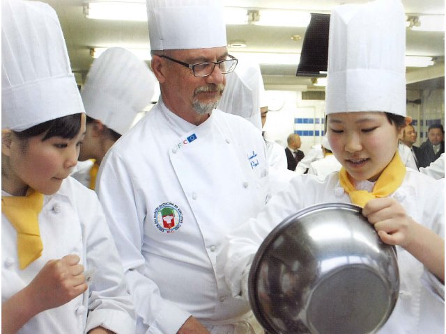 華調理製菓専門学校 特徴や雰囲気 わが校のココが一番 ベスト進学ネット 華調理製菓専門学校 特徴や雰囲気 わが校のココが一番 ベスト進学ネット
