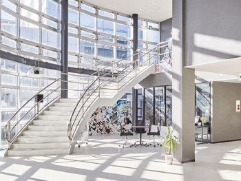 太田情報商科専門学校