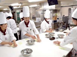 大阪 パティシエ 学校 パティシエを目指す学校の一覧はこちら ベスト進学ネット