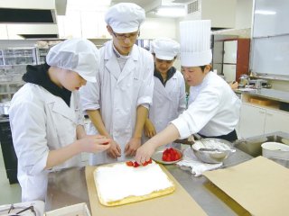 パティシエ 短大 パティシエを目指す学校の一覧はこちら ベスト進学ネット